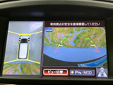 狭い場所での駐車も安心なバックモニター付き。安全確認をサポートし、スムーズな駐車を可能にします。