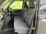運転しやすい配置の操作系。直感的に操作でき、運転に集中できます。快適なドライブをサポートする機能が充実しています。