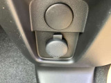 運転席から操作しやすい位置に配備されています♪