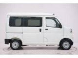県内13店舗にて常時500台以上ダイハツ車を展示中です。見て、触って、納得のいく一台をぜひ見つけてください。