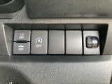 運転席から操作しやすい位置に配備されています♪