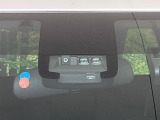 【トヨタセーフティセンス】走行中に前方の車両等を認識し、衝突しそうな時は警報とブレーキで衝突回避と被害軽減をアシスト。より安全にドライブをお楽しみいただけます。