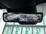 【デジタルルームミラー】車両後方カメラの映像をルームミラーに映すことが出来ます。 そのため、後席に人や荷物があって後方が見えづらい場合でもしっかり視界を確保することが出来ます。