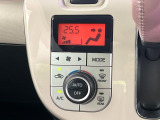 【オートエアコン】一度お好みの温度に設定すれば、車内の温度を検知し風量や温度を自動で調整。暑い&hellip;寒い&hellip;と何度もスイッチ操作をする必要はありません。快適な車内空間には必須の機能ですね♪