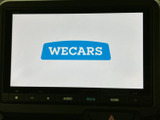 停車中に楽しめるTV機能。休憩時間などに、ニュースや番組をチェックできます。長距離ドライブのお供に最適です。