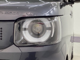 LEDヘッドライトは、点灯の瞬間から最大光量を発揮し、突然暗くなるトンネルなどでの安定感を高めます。