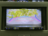 駐車時の安全性を高めるバックモニターを搭載。ガイドライン表示で、狭い場所でもスムーズな駐車をサポートします。