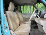 運転席シート廻りは使用感も少なく、良好な状態となっています。丁寧に使われていたことがよくわかりますね。