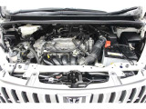 エンジンルームの樹脂部分は丁寧に磨いてツヤをだしています。当社の中古車のエンジンルームクリーニングはとても自信があります★