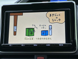 様々な情報を表示できるモニターは、ドライブの頼もしい相棒。車両情報や設定変更も簡単に行えます。快適なカーライフをサポートします。