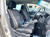 運転席シート廻りは使用感も少なく、良好な状態となっています。前オーナー様が丁寧に使っていたことがよくわかりますね。