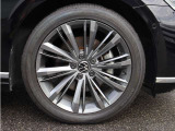 235/45R18/8Jx18アルミホイール(10ダブルスポーク)