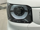 LEDヘッドライトは、点灯の瞬間から最大光量を発揮し、突然暗くなるトンネルなどでの安定感を高めます。