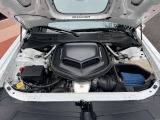 6.4L V8 HEMI OHVエンジン搭載です。