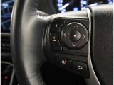 ステアリングスイッチではオーディオ操作が可能です。運転中のご利用は十分にご注意ください。