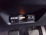 ★ETC2.0車載器★従来ETCが「料金所通過時の点情報」のみを扱っていたのに対し、ETC2.0は走行中も広範囲で道路情報を取得・送信できる点が大きな特徴です。