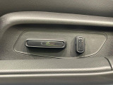 【パワーシート】スイッチ一つで簡単にシートの微調整が可能!電動だから力もいりません!快適なシートポジションにセットして、快適なドライブをお楽しみください。