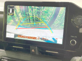 【バックカメラ】駐車時に後方がリアルタイム映像で確認できます。大型商業施設や立体駐車場での駐車時や、夜間のバック時に大活躍!運転スキルに関わらず、今や必須となった装備のひとつです!