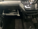 収納スペースもたくさん有ります☆車検証や小物類などすっきり収納♪