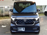 お客様に安全で快適なカーライフをお送りいただくために、中古車にも高いレベルの品質基準を設け、その基準に従って、全ての中古車について納車前整備を実施しています。