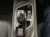 e-POWERならではのシフトレバーで、バックやドライブなどの切り替えがラクラクです!