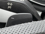 【パドルシフト(AT車)】MT車と同じように好きなギアで走ることができます!ステアリングから手を離さずに指先だけでシフト操作ができ、よりスポーティな走りをお楽しみいただけます。