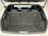レクサス車らしい細部までこだわった高級感と見る人を一目で虜にするエモーショナルな魅力を持ち合わせております。