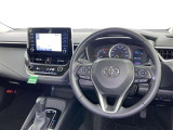 運転席まわりです。 各操作スイッチは使いやすい位置に配置されてます。
