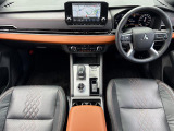アウトランダー PHEV 2.4 P 4WD サンルーフ