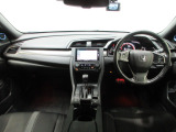 Honda車が初めての方にも扱いやすく分かりやすいインパネ周りと各種スイッチ類です。