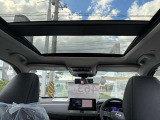 メーカーオプションのサンルーフ付きです。