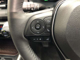 【ステアリングスイッチ】左です。ステアリングから手を離さず、運転に集中したまま手元でオーディオ操作等が出来ます。