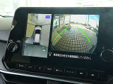 アラウンドビューモニター搭載で運転席からクルマの前後左右の状況を確認できます。