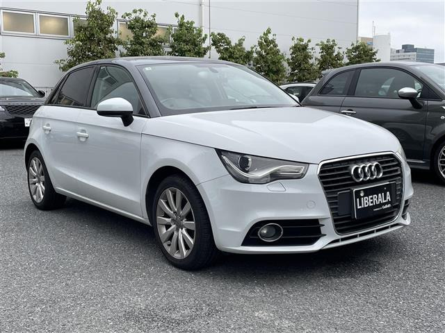 アウディ A1 