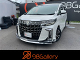 12月5日にオープンいたしました98galleryです。輸入車・国産車問わず、在庫がございますので、お気軽にお問い合わせください。