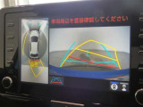 バックガイドモニターで、後方を確認しながら安心して駐車することができます。運転初心者も熟練者も必須の機能ですよ!