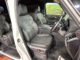 運転席シート廻りは使用感も少なく、良好な状態となっています。丁寧に使われていたことがよくわかりますね。