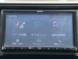 使いやすいインターフェースで、快適なドライブをサポート。お好みの音楽やラジオを楽しみながら、目的地までスムーズに。