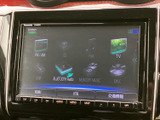 後方の視界を広げ、安全なバック駐車をサポート。狭い場所でも安心して操作でき、運転の負担を軽減します。