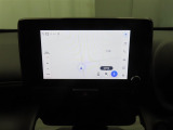 ディスプレイオーディオにナビ機能が設定されています。簡単な操作で行き先を入力することができ、音声で目的地まで案内してくれます。初めて訪れる場所も安心です。