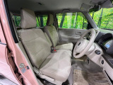運転席シート廻りは使用感も少なく、良好な状態となっています。丁寧に使われていたことがよくわかりますね。