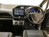 見通しのよいすっきりとした視界で、誰でも運転しやすいです。運転のしやすさは疲れにくさにも繋がりますよ♪