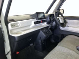 見通しのよいすっきりとした視界で、誰でも運転しやすいです。運転のしやすさは疲れにくさにも繋がりますよ♪