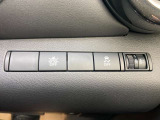 エマージェンシーブレーキ、VDC(横滑り防止装置)OFFスイッチです。
