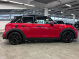 全てのMINIに全国のMINI正規ディーラーでご利用いただける保証をお付けしてご納車させていただいております(一部特殊車両を除く)。