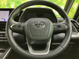 握りやすいステアリングで、快適なドライビングを実現。操作しやすい配置で、運転の楽しさをさらに高めます。上質な触り心地です。