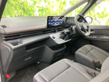 機能的な操作系が直感的に操作できます。運転に必要な情報を分かりやすく表示し、安全運転をサポートします。