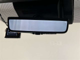 後方確認をミラーではなくカメラ映像で確認出来るデジタルインナーミラーを搭載!荷物があり、後方確認が出来ない時や雨天時などにとても便利☆