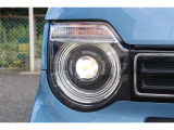 LEDヘッドライトで夜間の視認性も高く、シャープな輝きで安全とスタイルの調和を生み出します。