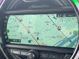 ●純正ナビ:一体感のあるナビは、高級感ある車内を演出してくれます。オーディオ機能も充実しておりますので、運転もより楽しめます♪
